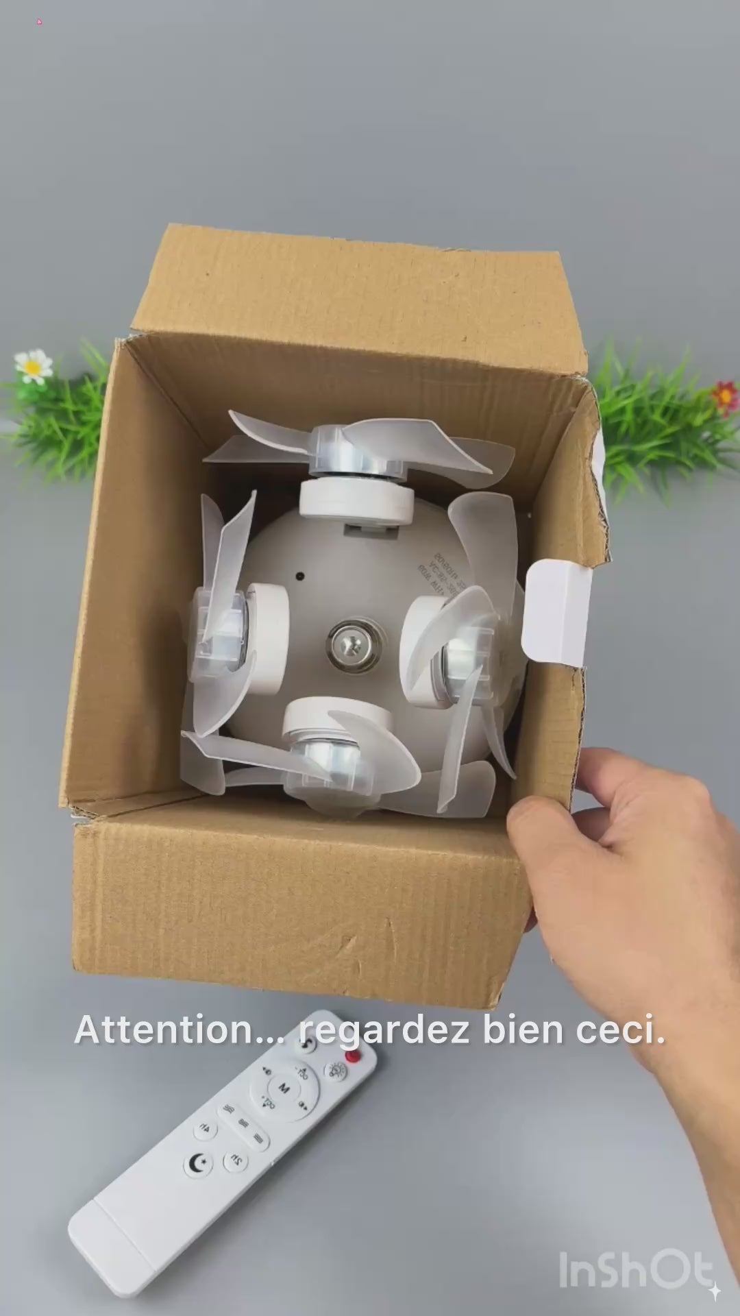 Ventilateur Plafonnier 4 Hélices + Lumière LED avec Télécommande